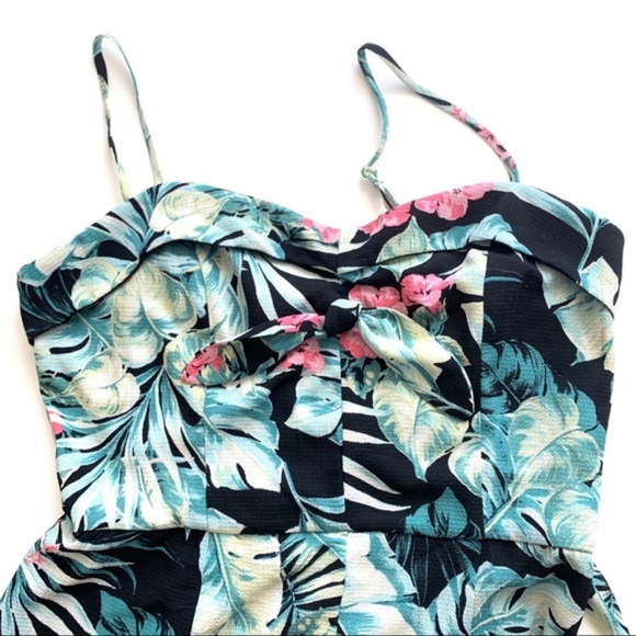 Adorable Tropical Print City Triangles Romper - Picture 6 of 12